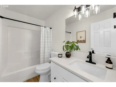 11620 NW 33rd Avenue Vancouver WA 98685