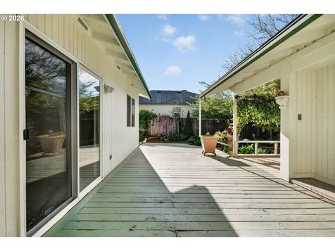 11041 SW 45th Avenue Portland OR 97219