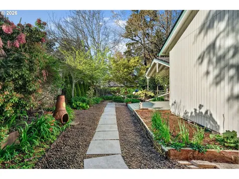 11041 SW 45th Avenue Portland OR 97219