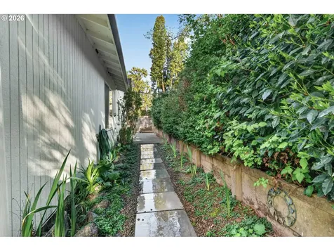 11041 SW 45th Avenue Portland OR 97219
