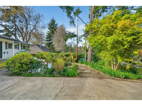 11041 SW 45th Avenue Portland OR 97219