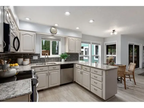 10093 SW Woodard Lane Portland OR 97223