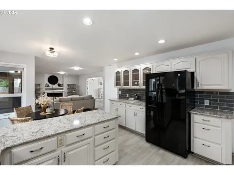 10093 SW Woodard Lane Portland OR 97223