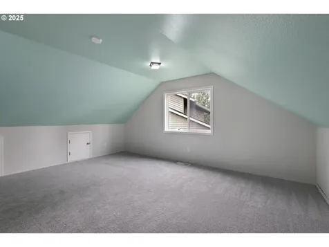 10093 SW Woodard Lane Portland OR 97223