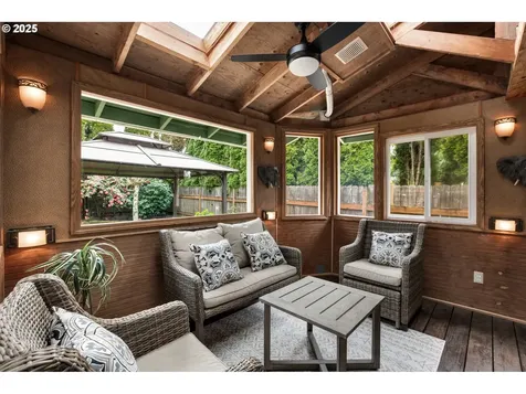 10093 SW Woodard Lane Portland OR 97223