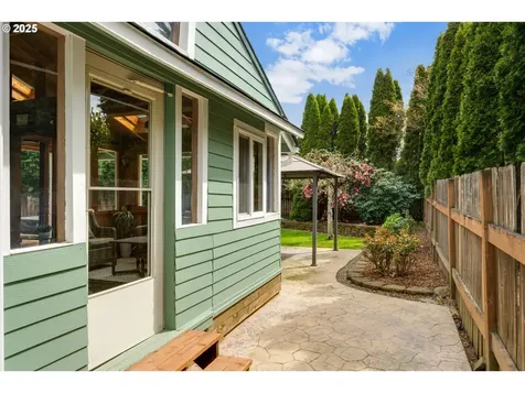 10093 SW Woodard Lane Portland OR 97223