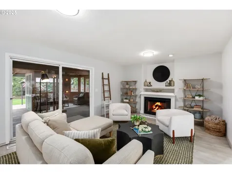 10093 SW Woodard Lane Portland OR 97223
