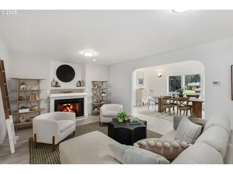 10093 SW Woodard Lane Portland OR 97223