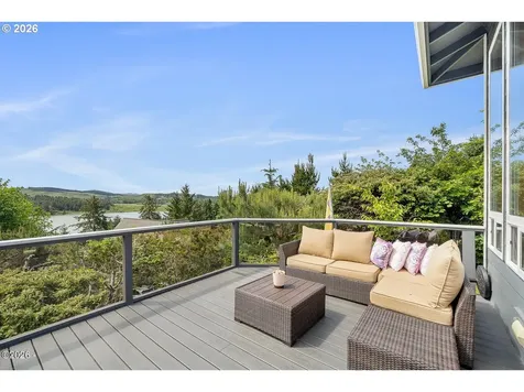 1626 NE Regatta Way Lincoln City OR 97367