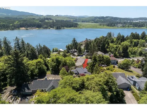 1626 NE Regatta Way Lincoln City OR 97367