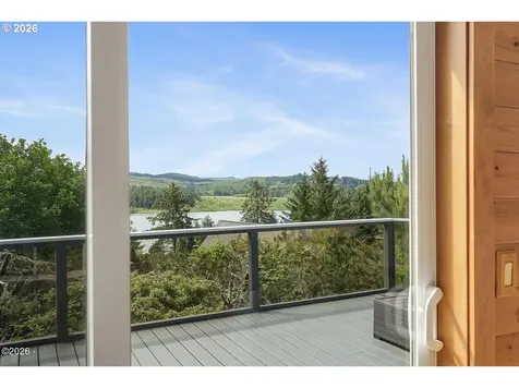 1626 NE Regatta Way Lincoln City OR 97367