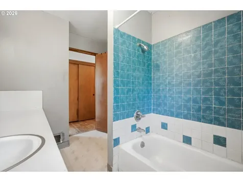 1422 SW Hensley Road Troutdale OR 97060