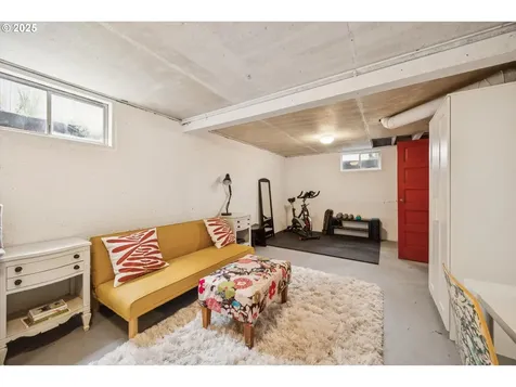 5909 N Curtis Avenue Portland OR 97217