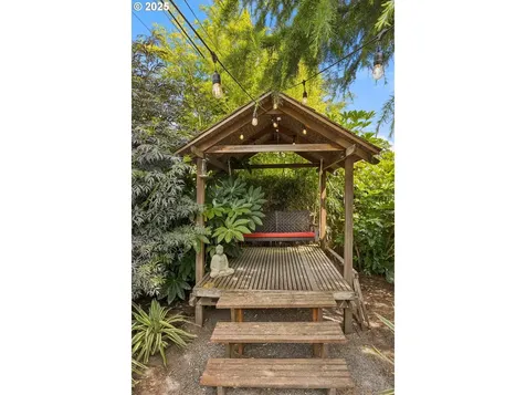 5909 N Curtis Avenue Portland OR 97217