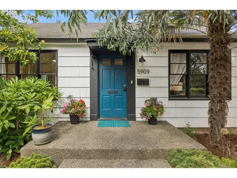 5909 N Curtis Avenue Portland OR 97217