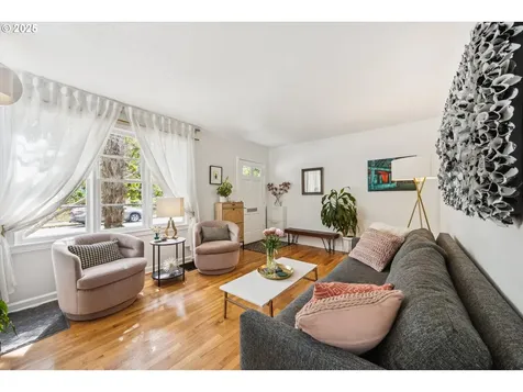 5909 N Curtis Avenue Portland OR 97217