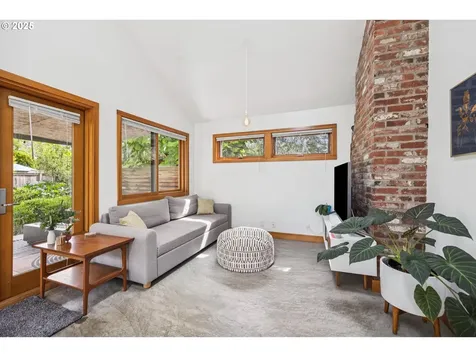 5909 N Curtis Avenue Portland OR 97217