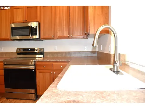 17210 SE Woodward Court Portland OR 97236