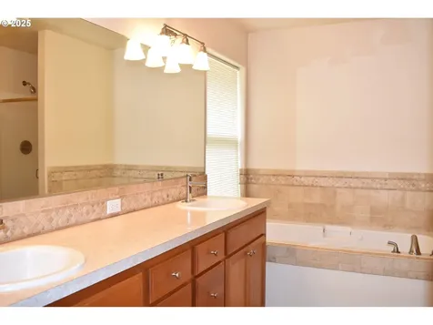 17210 SE Woodward Court Portland OR 97236