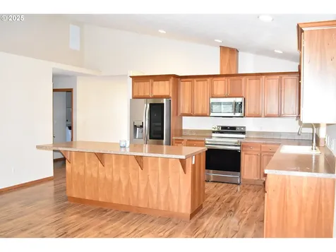17210 SE Woodward Court Portland OR 97236