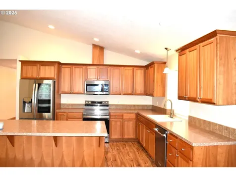 17210 SE Woodward Court Portland OR 97236