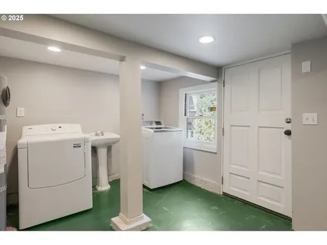 6300 SE Yamhill Street Portland OR 97215