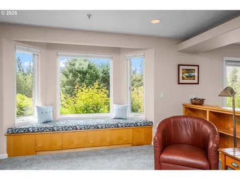 45947 N Gate Creek Road Vida OR 97488