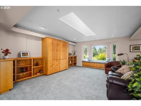 45947 N Gate Creek Road Vida OR 97488