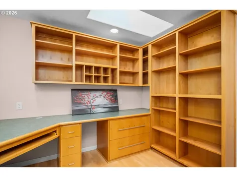 45947 N Gate Creek Road Vida OR 97488