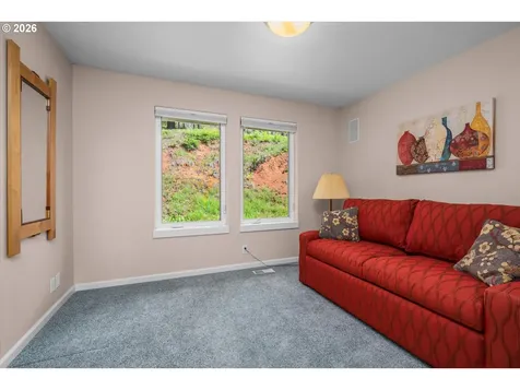 45947 N Gate Creek Road Vida OR 97488
