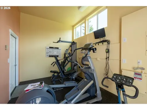 45947 N Gate Creek Road Vida OR 97488