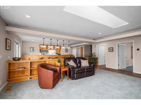 45947 N Gate Creek Road Vida OR 97488