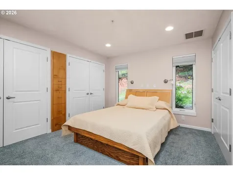 45947 N Gate Creek Road Vida OR 97488