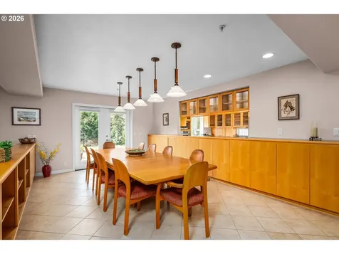 45947 N Gate Creek Road Vida OR 97488