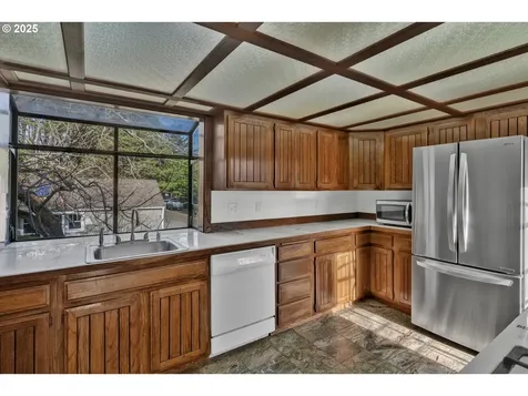 1115 SW Harbor Avenue Lincoln City OR 97367
