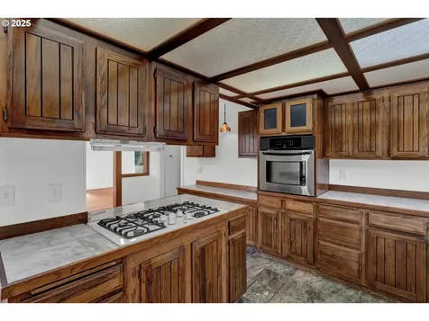 1115 SW Harbor Avenue Lincoln City OR 97367