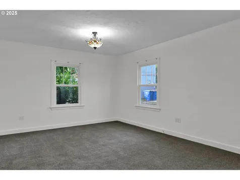 1115 SW Harbor Avenue Lincoln City OR 97367