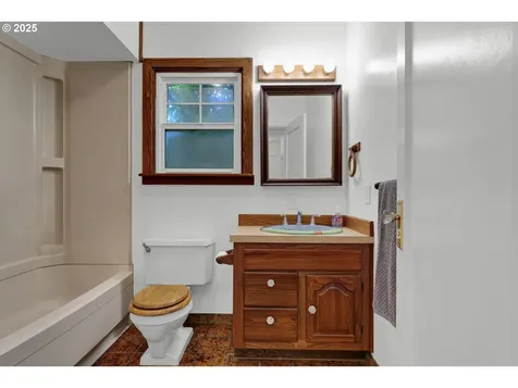 1115 SW Harbor Avenue Lincoln City OR 97367