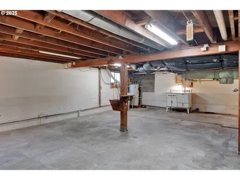 1115 SW Harbor Avenue Lincoln City OR 97367
