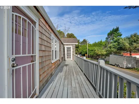 1115 SW Harbor Avenue Lincoln City OR 97367