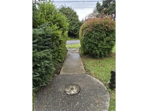 1115 SW Harbor Avenue Lincoln City OR 97367