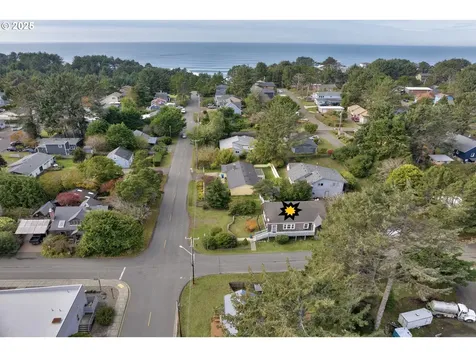 1115 SW Harbor Avenue Lincoln City OR 97367
