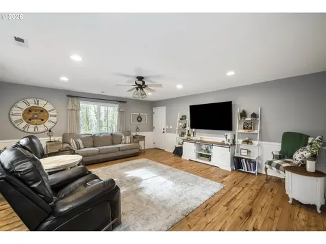 16784 Livesay Road Oregon City OR 97045