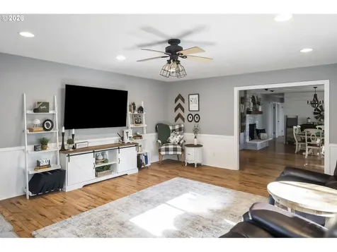 16784 Livesay Road Oregon City OR 97045