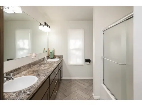 16784 Livesay Road Oregon City OR 97045