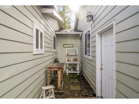 16784 Livesay Road Oregon City OR 97045