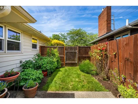 5205 SE Ramona Street Portland OR 97206