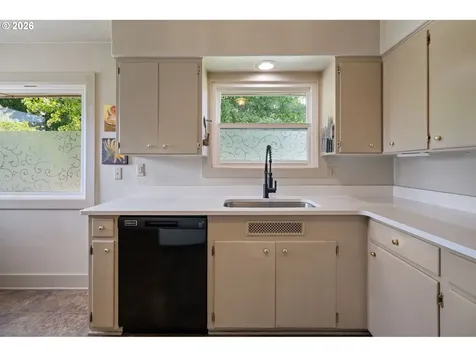 5205 SE Ramona Street Portland OR 97206