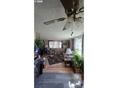 192 Reston Avenue Winston OR 97496