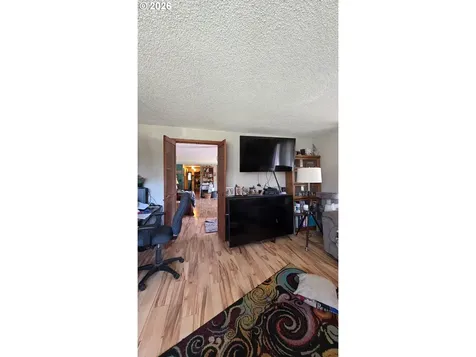 192 Reston Avenue Winston OR 97496